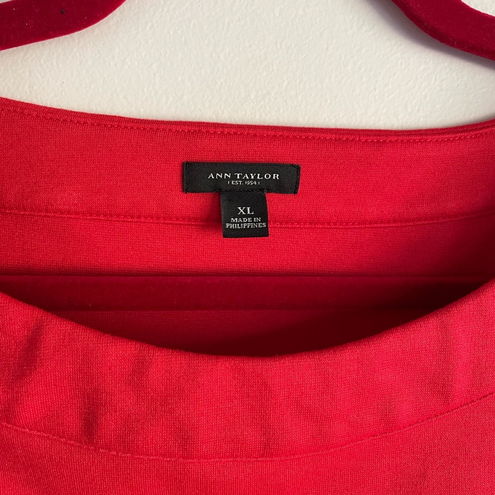 Ann Taylor Red 3/4 Sleeve Knit Top with Side Zip Details Size XL - Picture 5 of 5